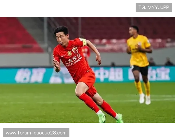 当武磊一次次折返跑无功而返 国足世预赛进球荒究竟困在怎样的战术迷宫里